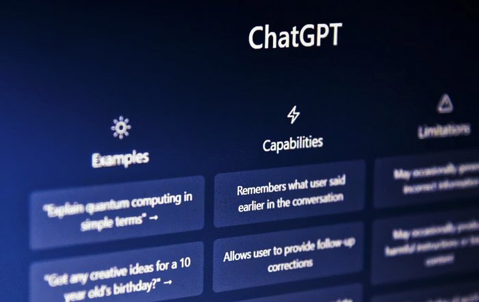 Article Image for AI Powered Chatbots Improve Financial Customer Experience