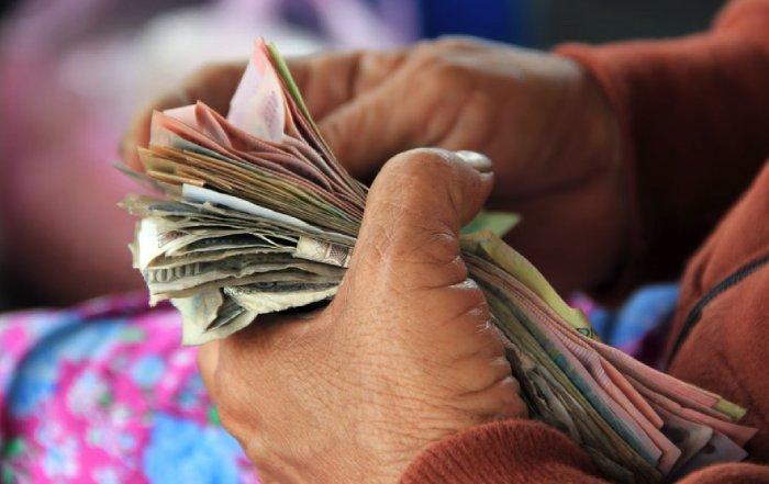 Article Image for Financial Literacy Becomes Essential in a Cashless Economy