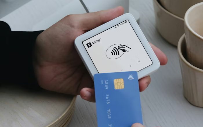 Article Image for The Economic and Social Implications of a Cashless Society